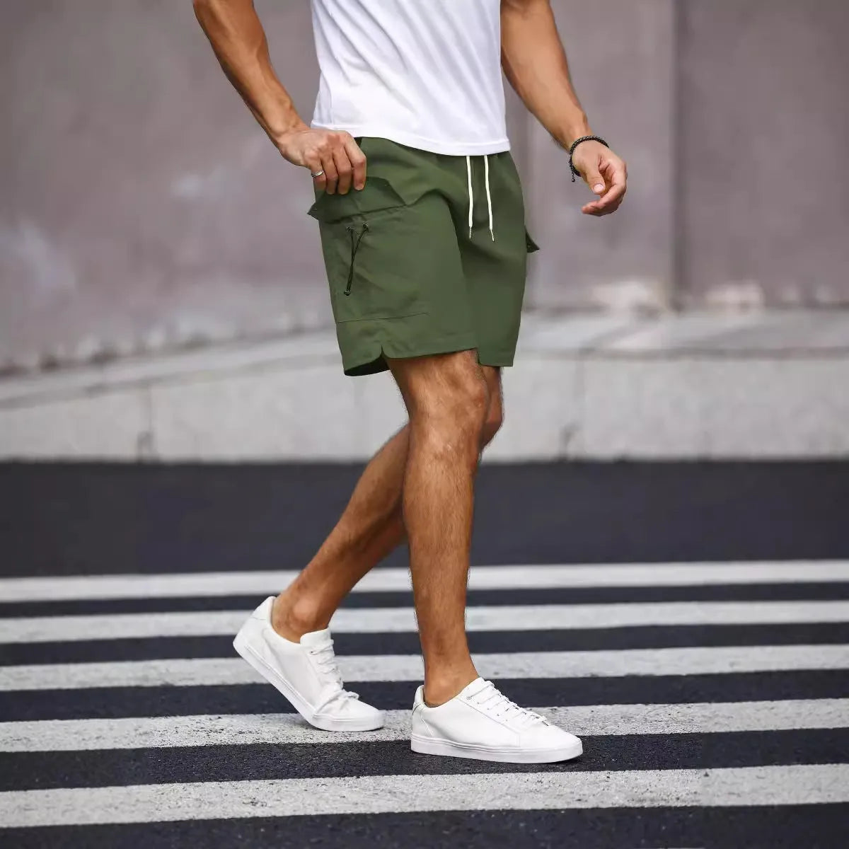 Men's loose workwear shorts in straight-leg street style with micro-elastic waistband