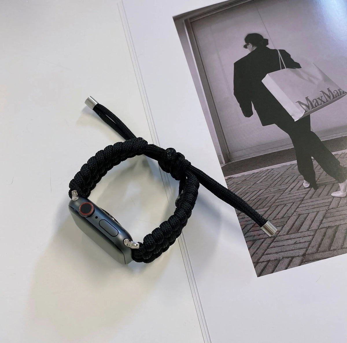 Paracord braided smart watch strap for Apple Watch and Samsung/Huawei models in black colour
