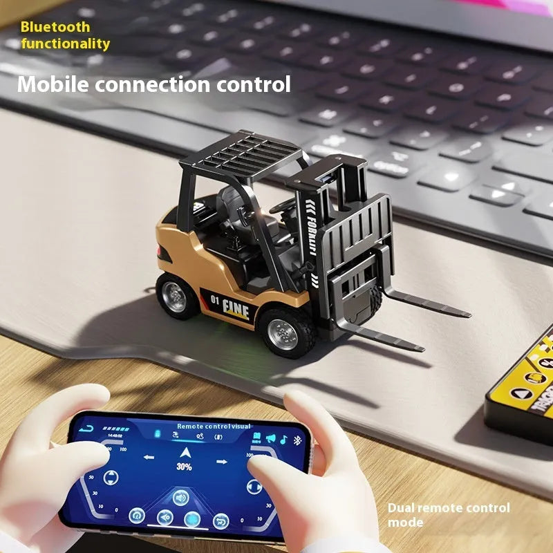 1:64 scale Bluetooth remote control alloy forklift model with obstacle course accessories