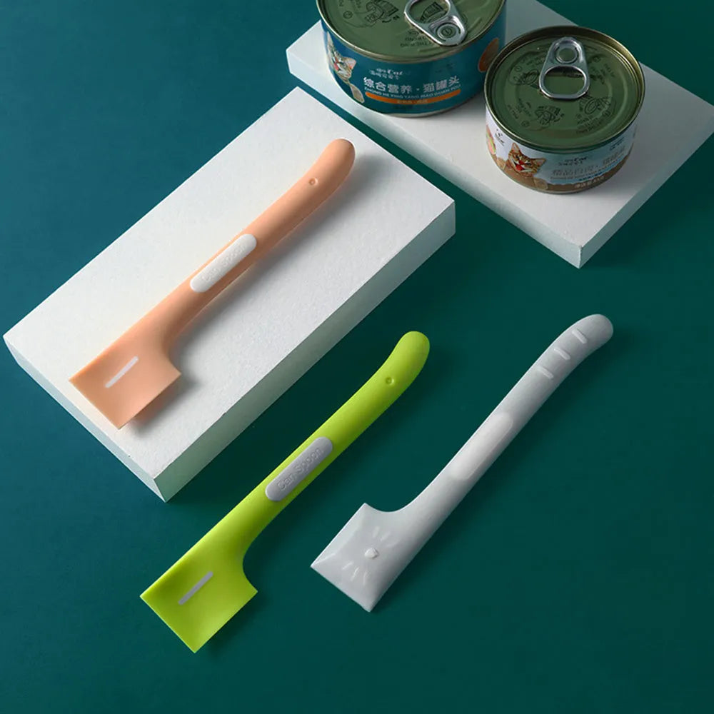 Green pet feeding spoon with long handle for canned cat and dog food