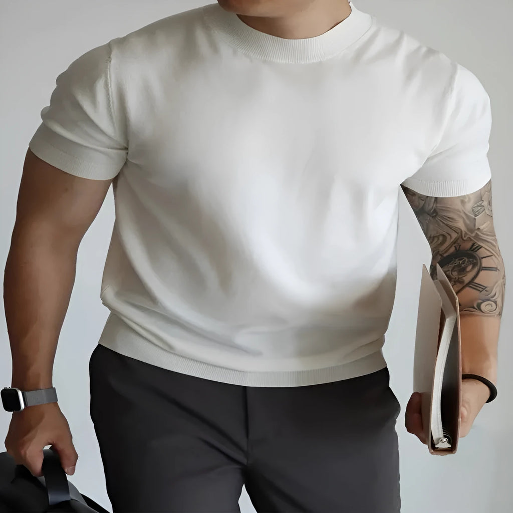 Men's slim-fit polyester t-shirt in thin knit available in eight solid colours