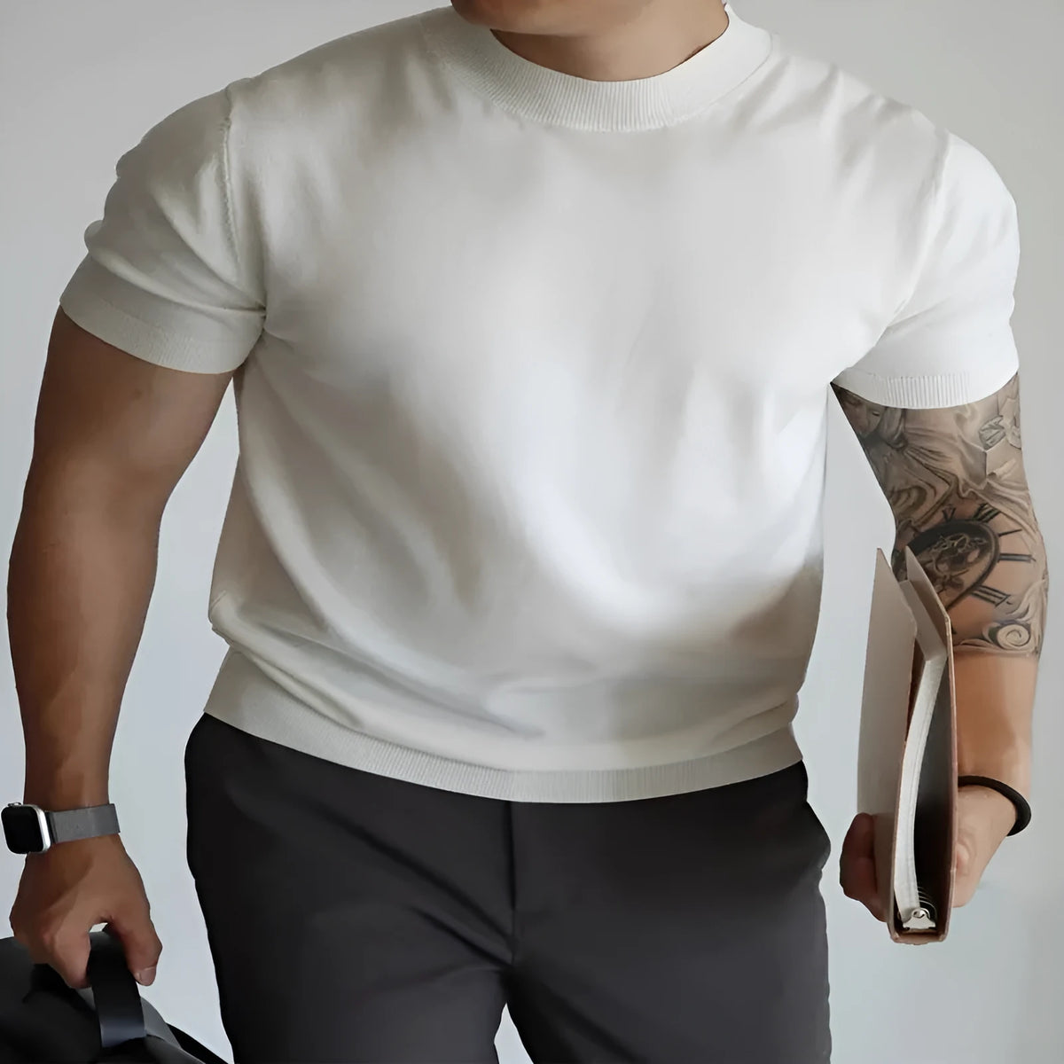 Men's slim-fit polyester t-shirt in thin knit available in eight solid colours