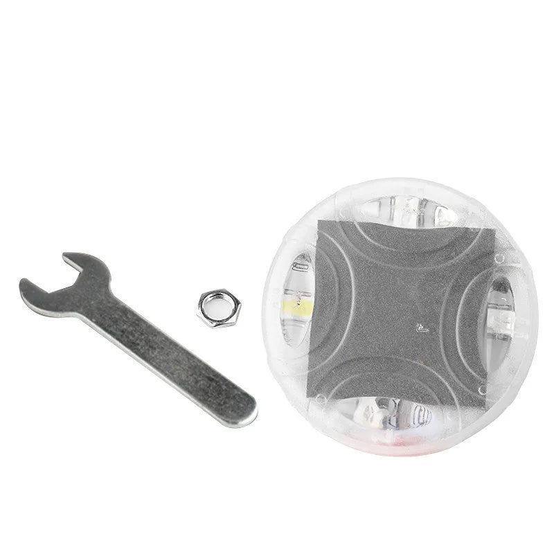 Solar-powered multicolour LED hub decorative light for vehicle wheels with fifteen flash modes