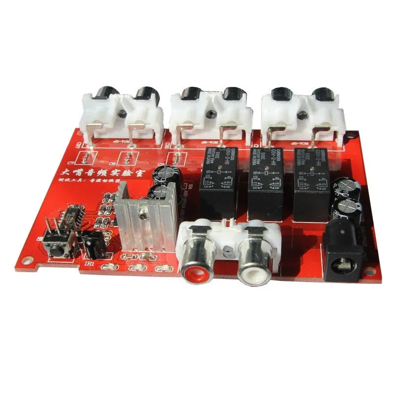 Silver aluminium audio source switch with remote control for multi-source system management
