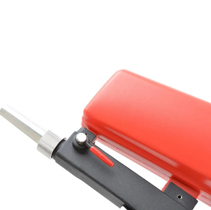 Portable black pneumatic sandblasting gun with top-mounted tank and spray nozzle.