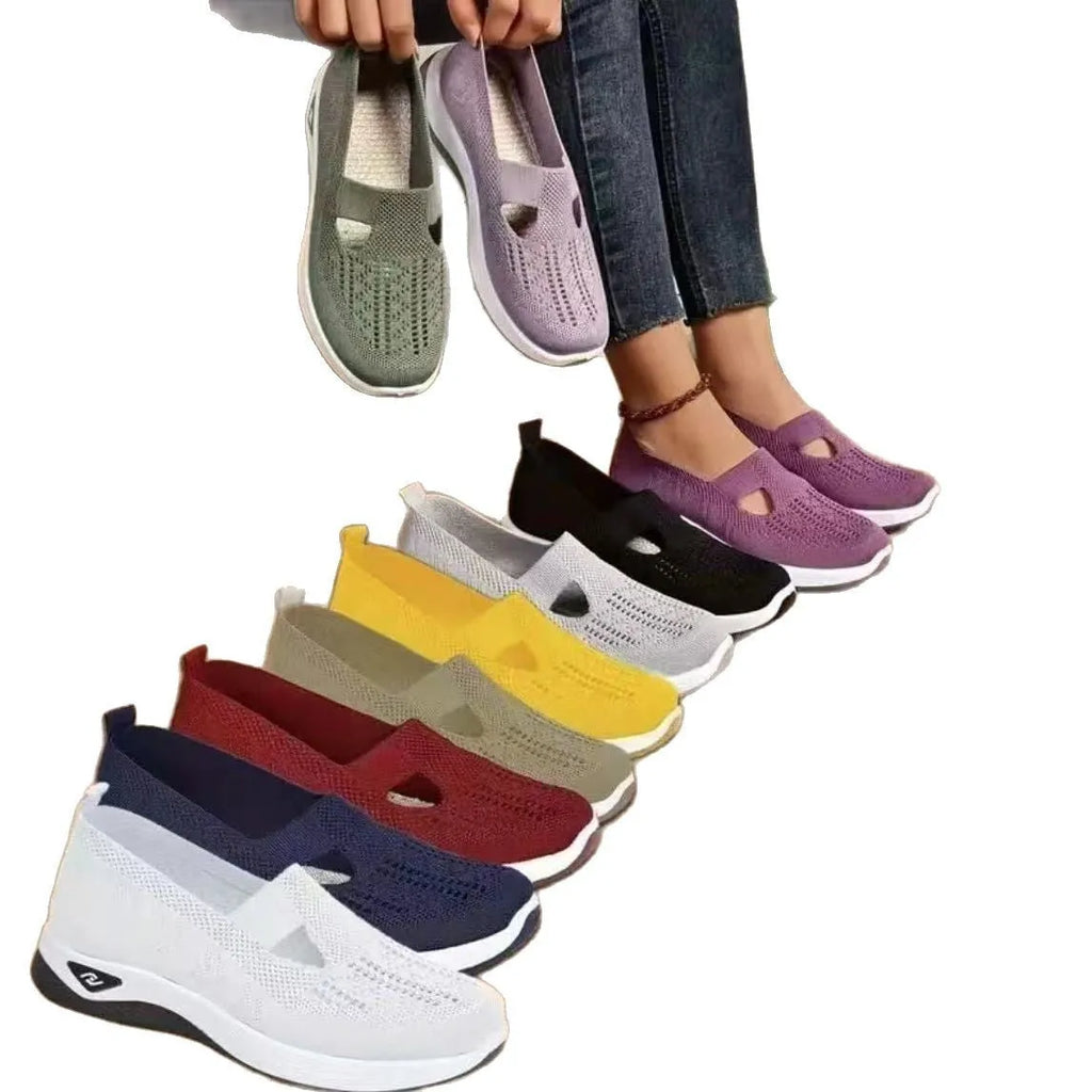 Low-top women's casual mesh shoes with a T-strap, in a selection of solid colours on a soft PVC sole.