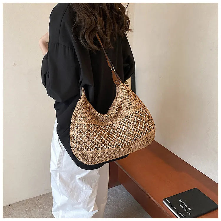 Women's straw cross body bag with sandwich pockets in khaki colour