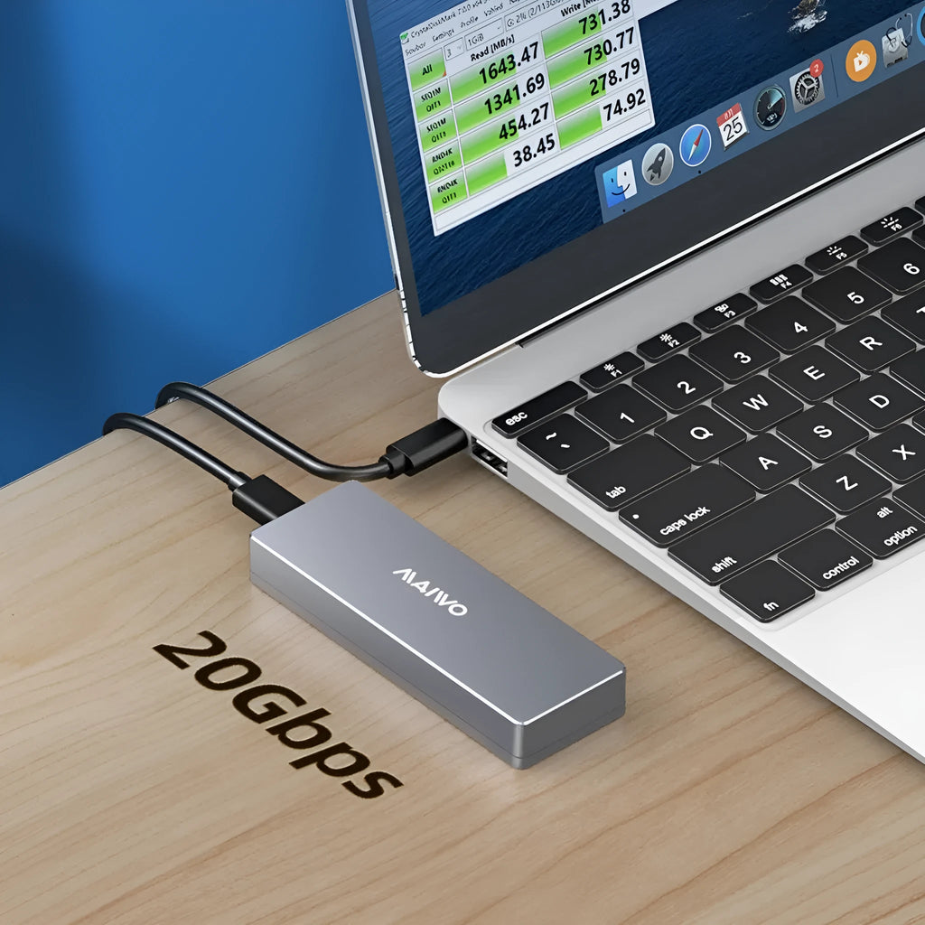 Type-C M.2 SSD hard disk cartridge with aluminium housing, screwdriver, screws, silicone radiator and adapter cable