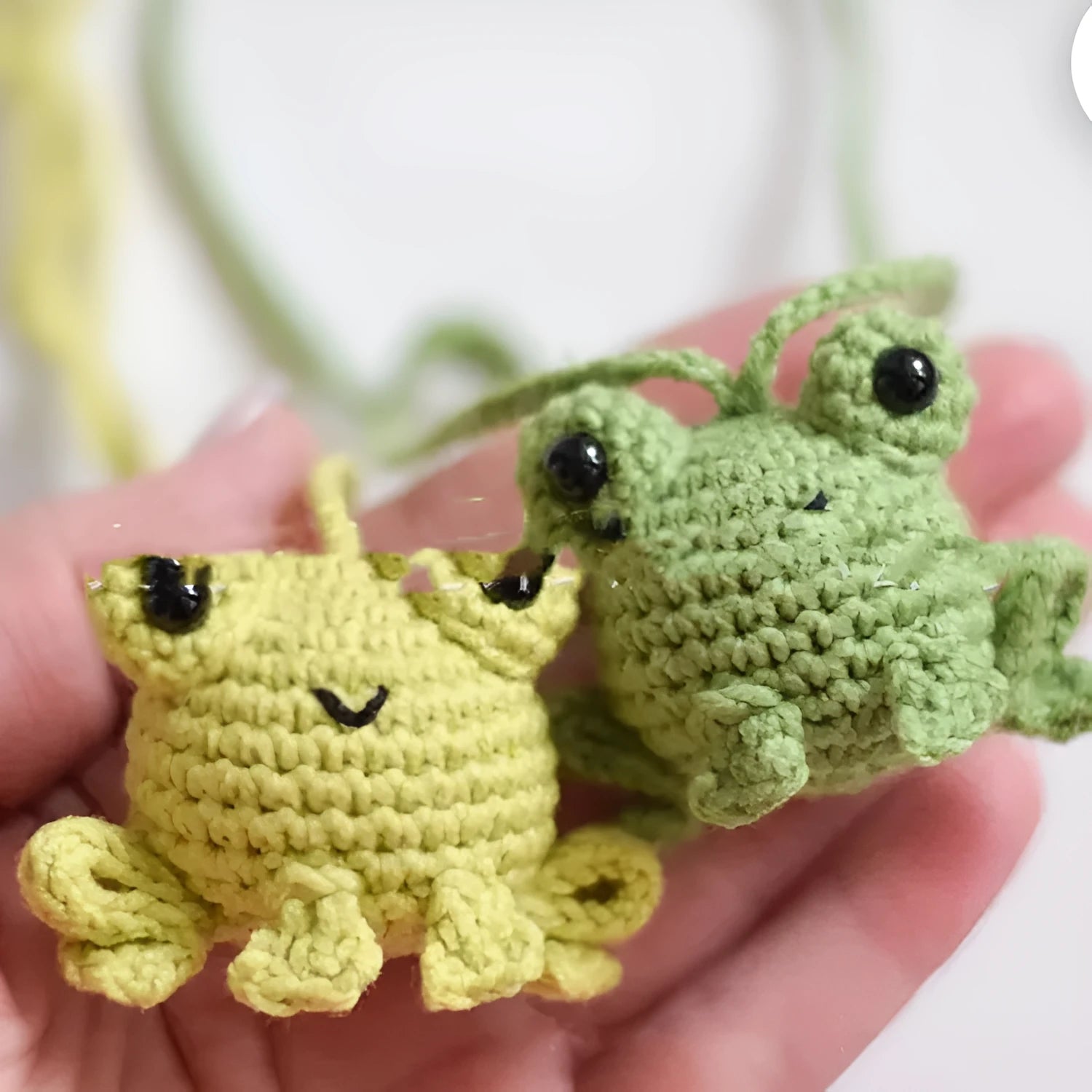 Handmade plush frog woven pendant for car decoration in green colour