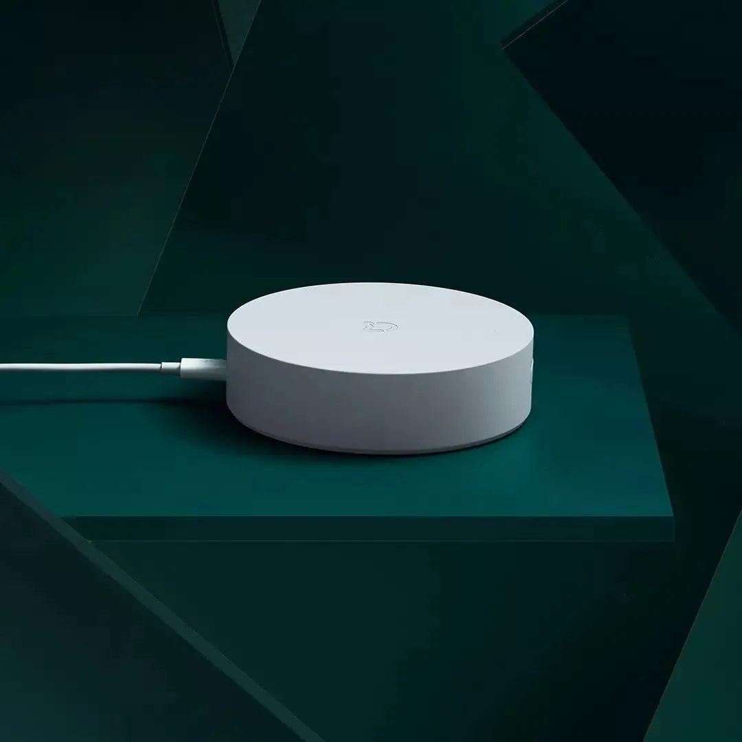Xiaomijia white circular smart home gateway with UK plug for wireless wall control