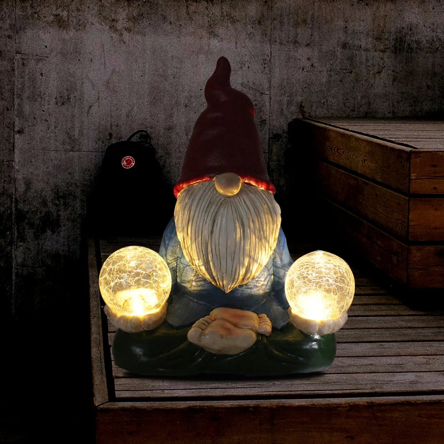Solar LED resin dwarf doll outdoor statue with faceless old man design for garden decoration