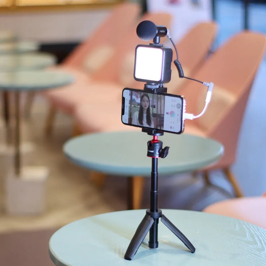 Model Combo 8 mobile phone vlog bracket set with integrated fill light and adjustable stand