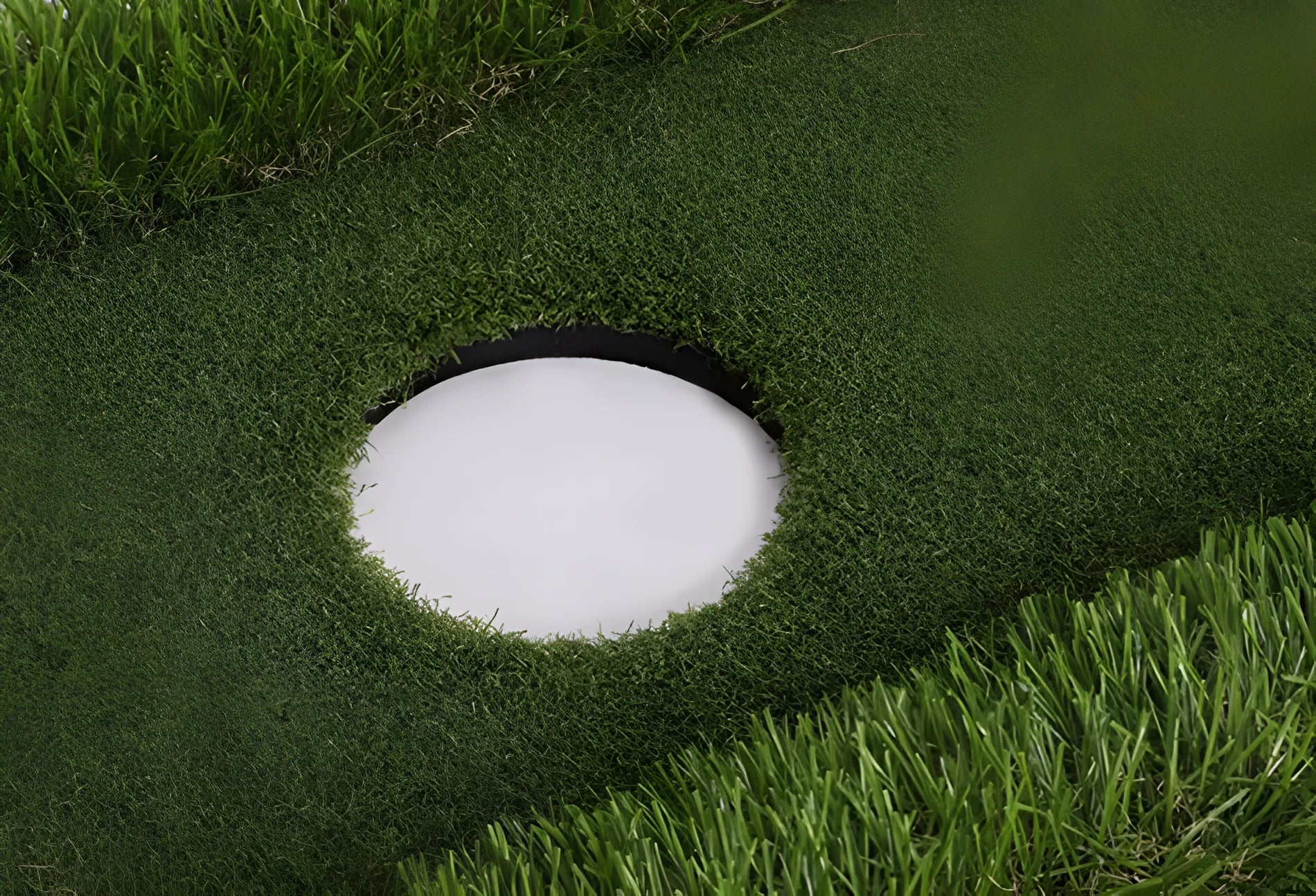 Green golf water training mat with PP grass surface on a high elastic EVA base, shown in a rectangular shape.
