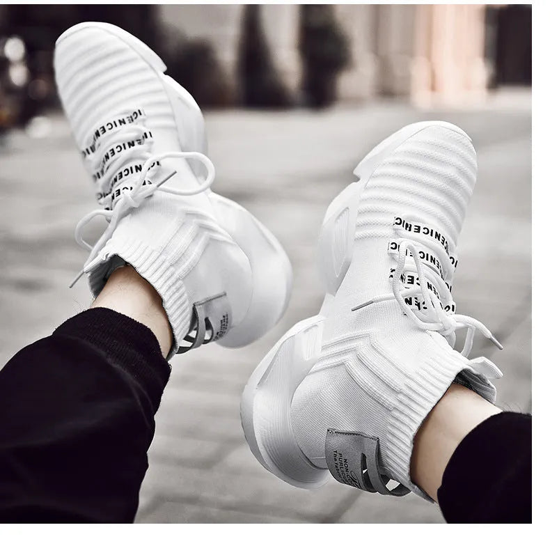 Men's casual sports shoes with mesh lining available in sizes 39 to 47