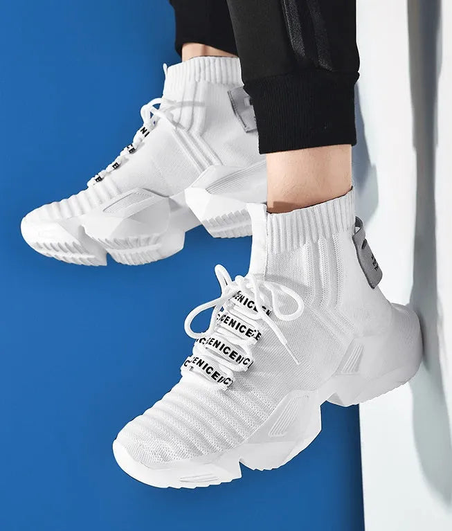 Men's casual sports shoes with mesh lining available in sizes 39 to 47