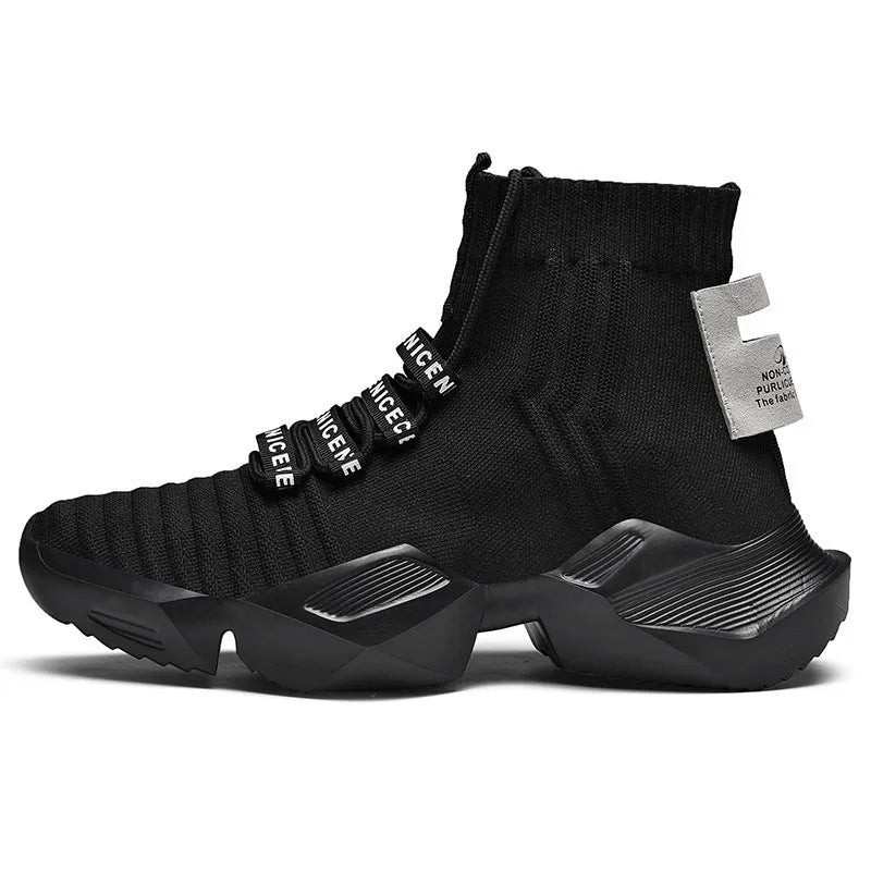 Men's casual sports shoes with mesh lining available in sizes 39 to 47