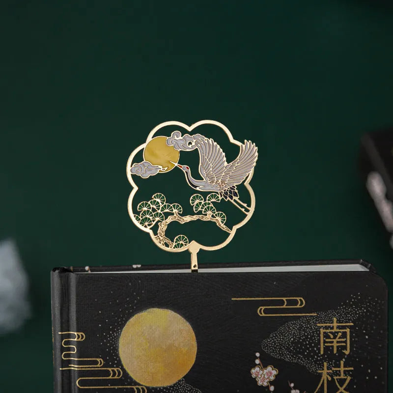 Chinese style gift set with feathered pens, metal sheath, and Jianhegui notebook in four colour themes.