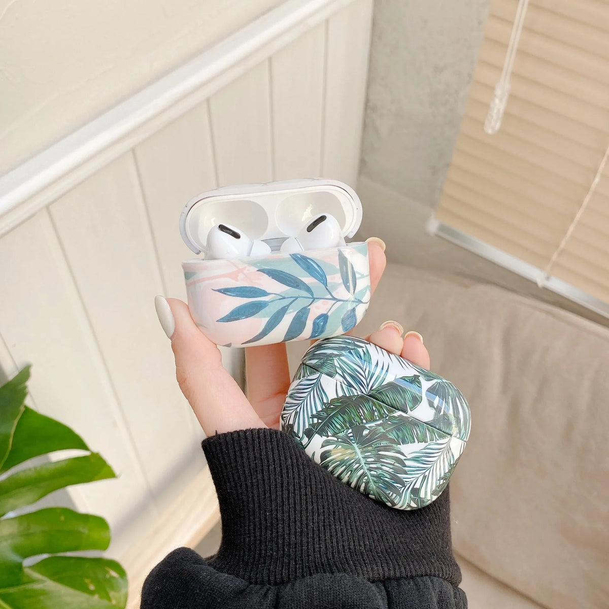 Blue banana leaf tropical pattern AirPods protective case for AirPods Pro model