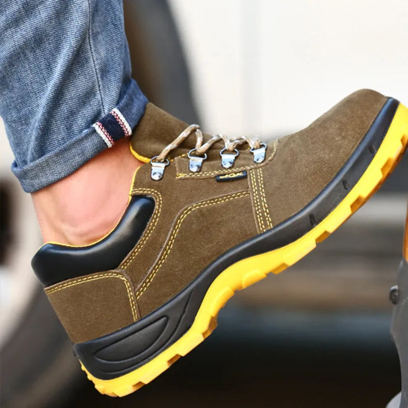 Bronze men's steel toe safety shoes with cow suede upper and patterned non-slip soles