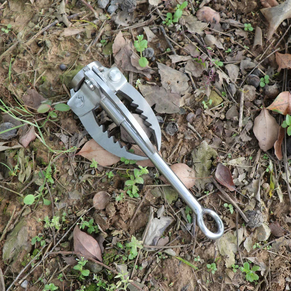 Silver stainless steel three-legged flying tiger claw climbing hook, folded 50mm diameter, unfolded 160mm diameter, 190mm height, 420g.