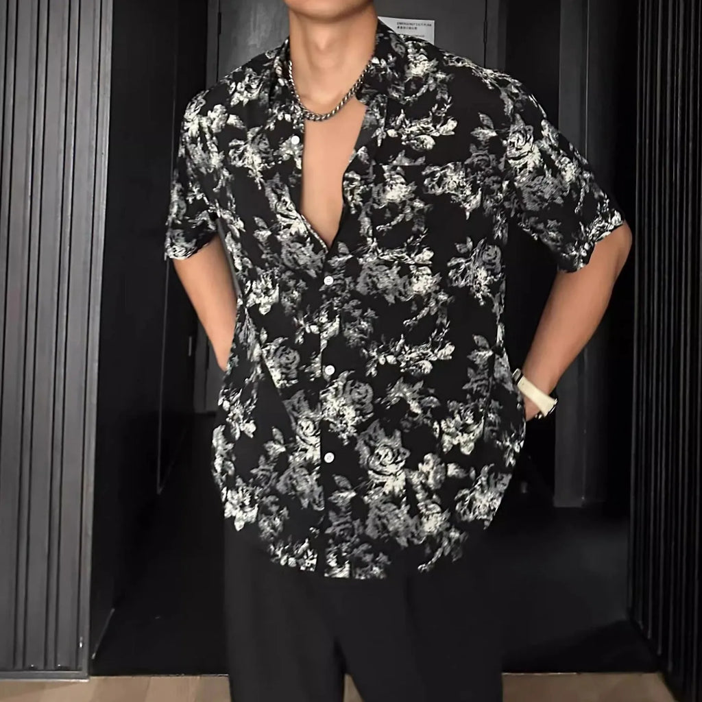 Men's loose fit casual shirt with floral pattern and short sleeves in black or white