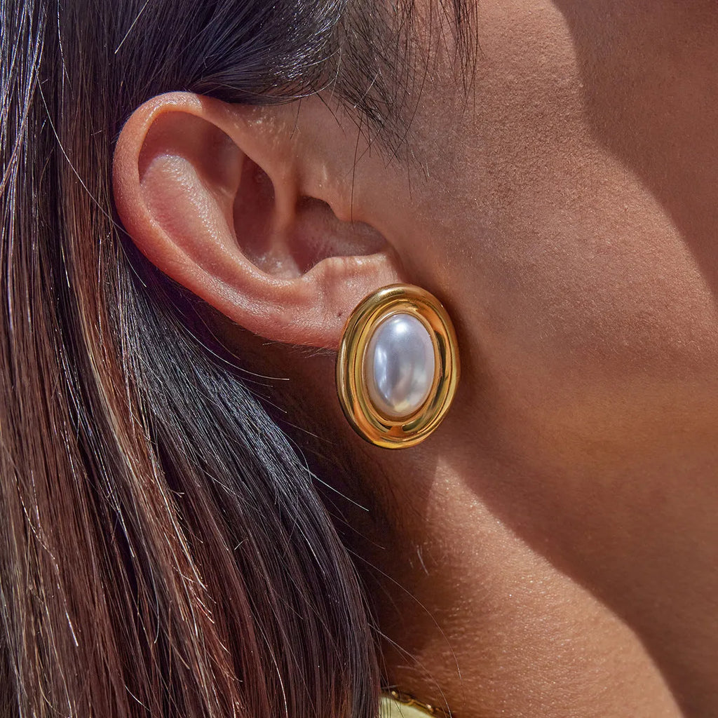 Silver-toned stainless steel vintage pearl ear studs with electroplated non-fade finish