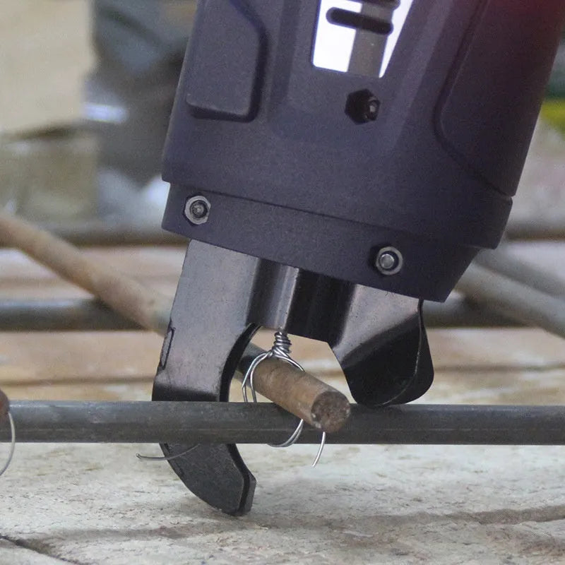 Electric steel bar tying machine with battery for automatic rebar tying on construction sites