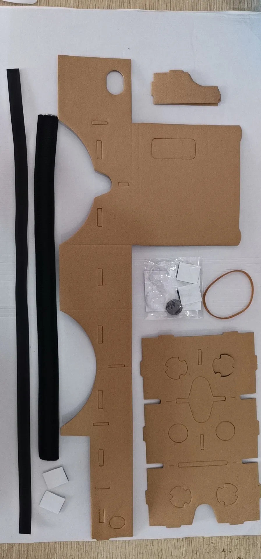 VR Cardboard Glasses viewer for smartphones with 3D lenses and adjustable straps in pink or white