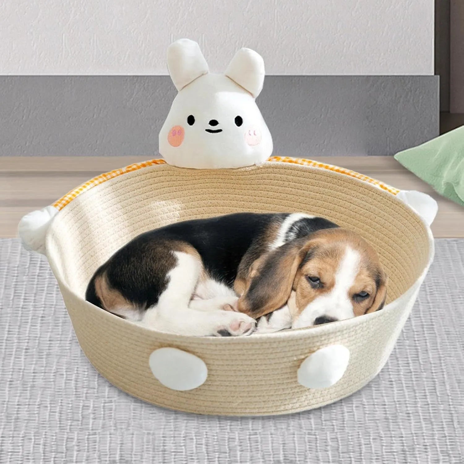 Woven cotton rope cat bed with integrated scratching board in bear design