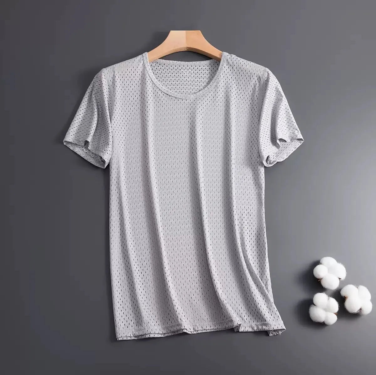 Ice silk men's short sleeve crew neck t-shirt in thin mesh polyester fabric