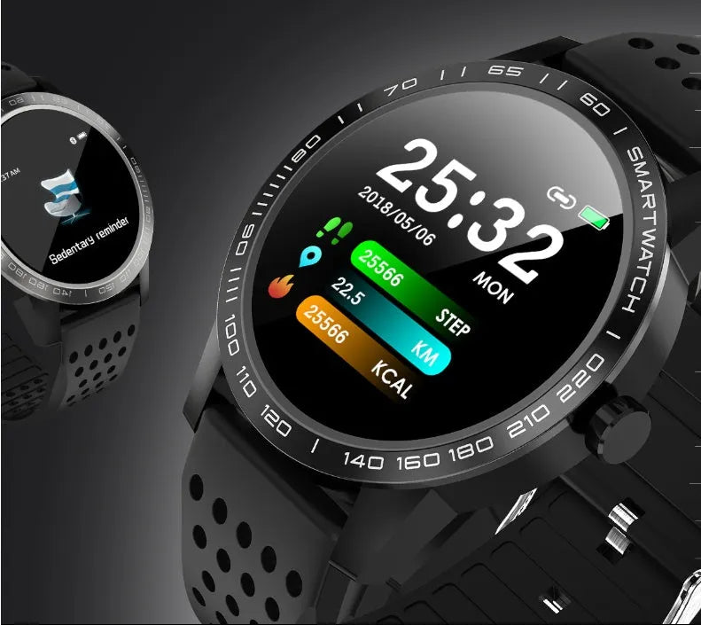 Smart bracelet with 1.3-inch colour screen displaying heart rate and fitness data