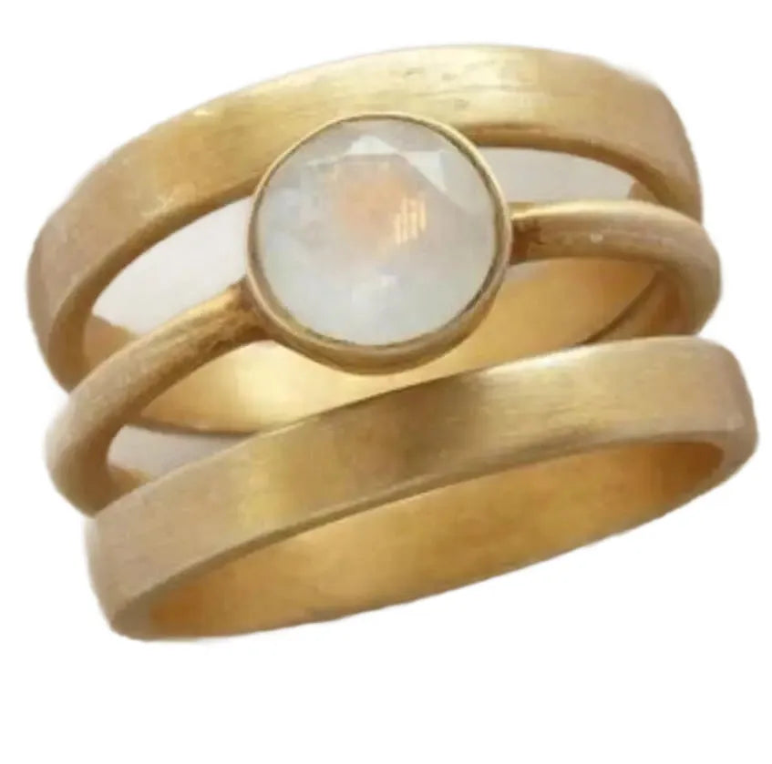 Gold-plated geometric ring with hollow micro-inlaid white chalcedony on titanium steel band