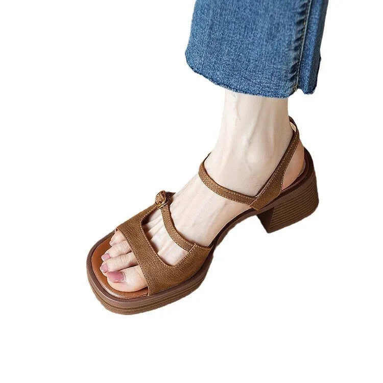 Women's retro platform sandals with open square toe and pointed bracket in beige and brown colours