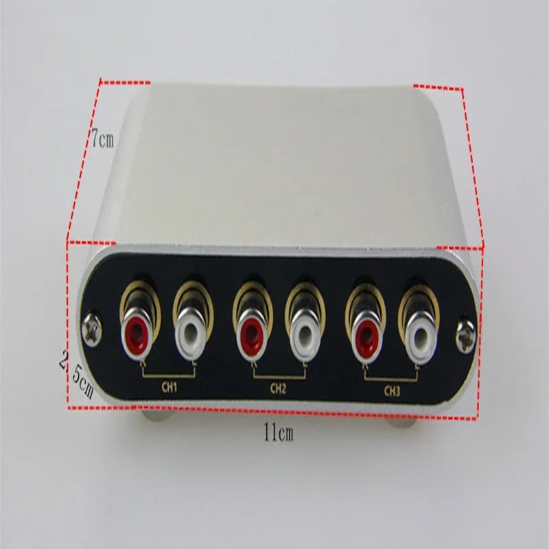 Silver aluminium audio source switch with remote control for multi-source system management