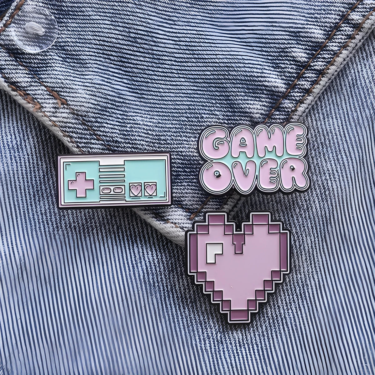 Alloy stereo game console badge in OPP packaging with colour options CC1122, CC1123, CC1124
