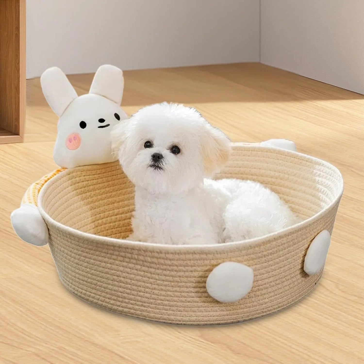 Woven cotton rope cat bed with integrated scratching board in bear design