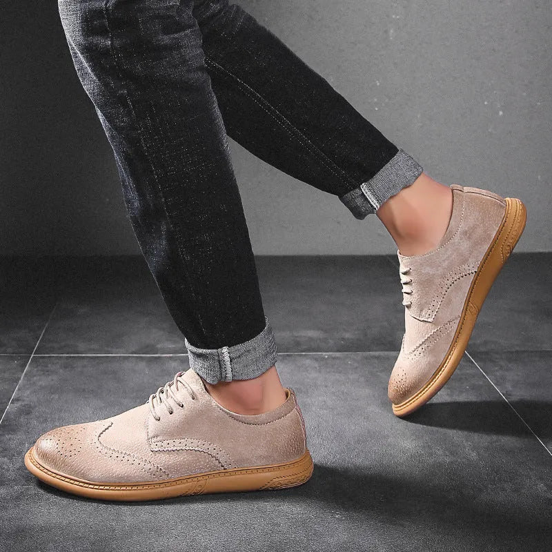 Men's business leather shoes in cowhide with lace-up design and rubber soles