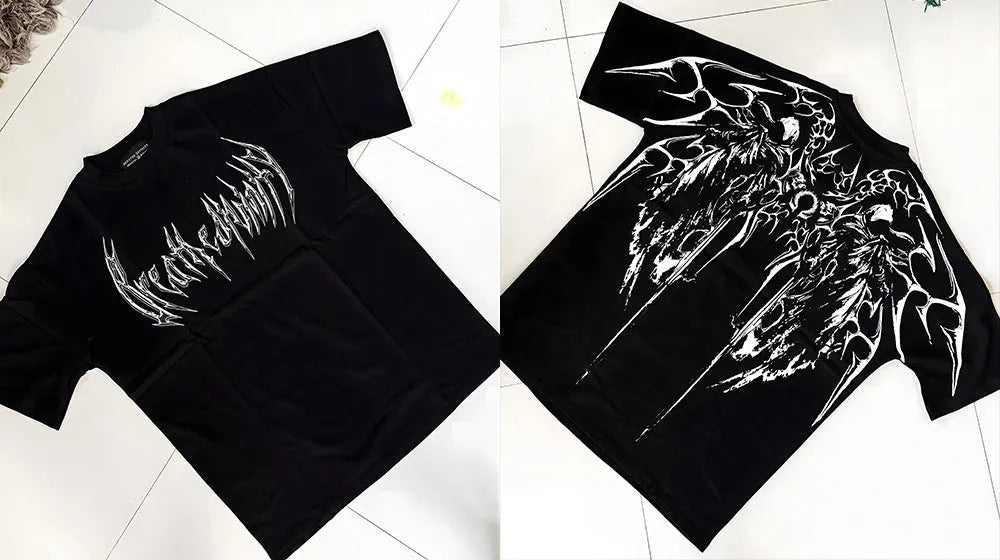 Dark style loose fit pure cotton short sleeve T-shirt with gilding decorative detail.