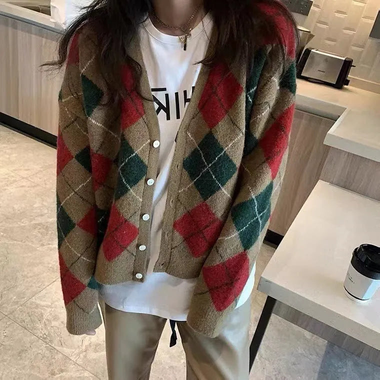Knitted cardigan in macaron colours with regular sleeves and free size fitting