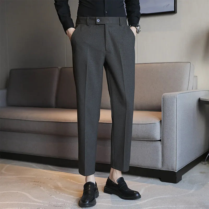 Straight-leg corduroy trousers in Retro Brown colour with elasticated waistband