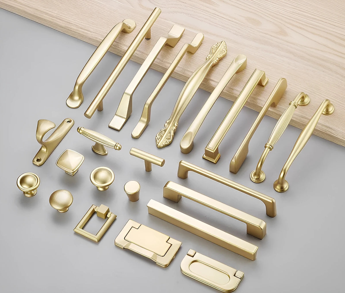 Gold T-shaped aluminium alloy cabinet handle showing single hole fitting, with size options for 96mm, 128mm, and 192mm hole distance.