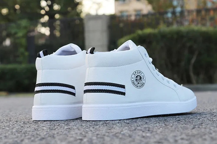 Men's casual shoes in artificial PU, shown in white black and white blue colourways, sizes 39 to 44