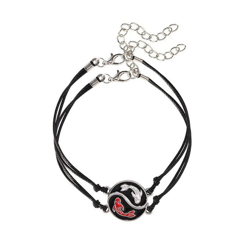 Geometric eight-diagram shaped appetizer bracelet in electroplated alloy with unisex design.