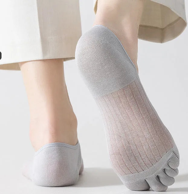 Modal five-finger ultra-thin boat socks in solid colours: white, khaki, light grey, dark grey, and black.
