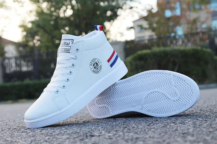 Men's casual shoes in artificial PU, shown in white black and white blue colourways, sizes 39 to 44