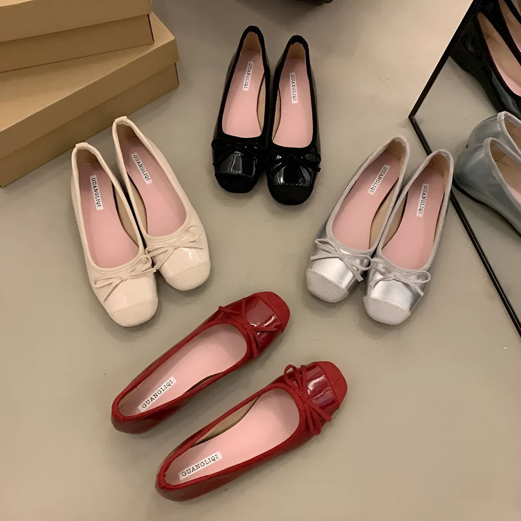 Women's retro ballet flats in Mary Jane style with square toe and ankle strap in multiple colours