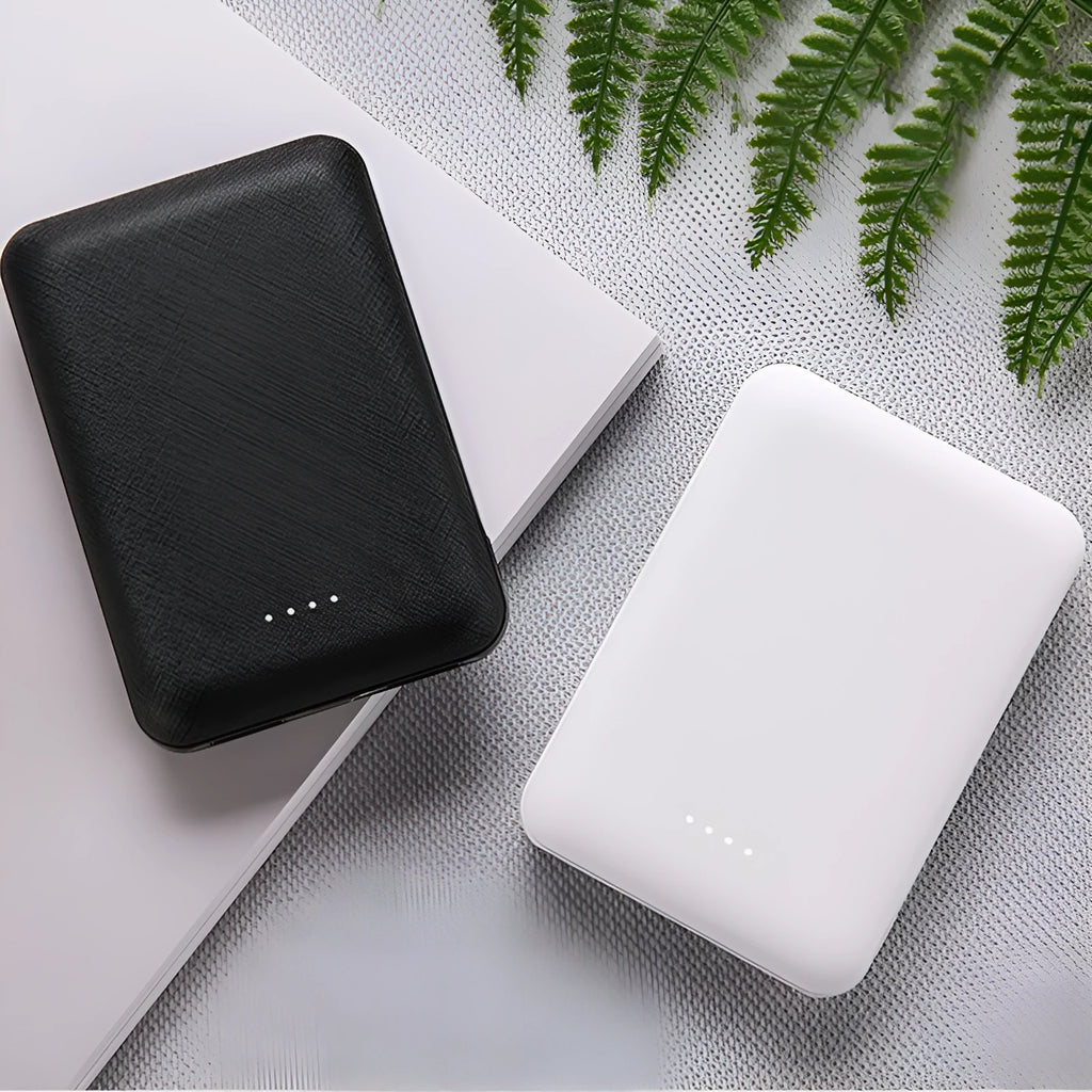 Black or white ultra-thin 10000mAh power bank with multi USB ports