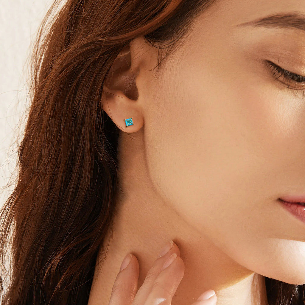 Gold-plated drop-shaped zircon earrings in candy colours with pear-shaped outline