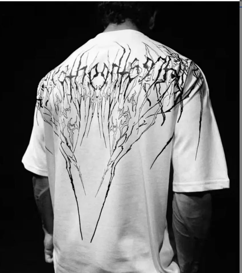 Dark style loose fit pure cotton short sleeve T-shirt with gilding decorative detail.