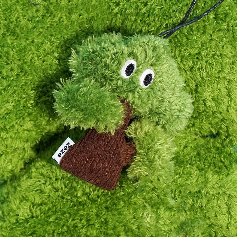 Pine tree-shaped cat toy pendant bag with mint filling for biting and grinding, shown in three size options.